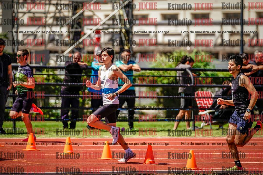 Fotos de los 800 m llanos de varones