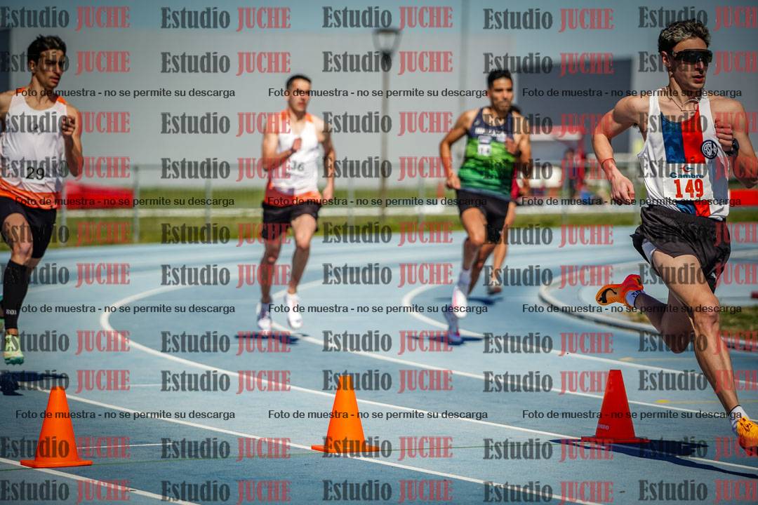 Fotos de los 800 m llanos de varones