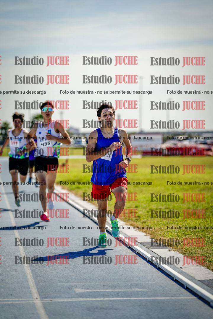 Fotos de los 800 m llanos de varones