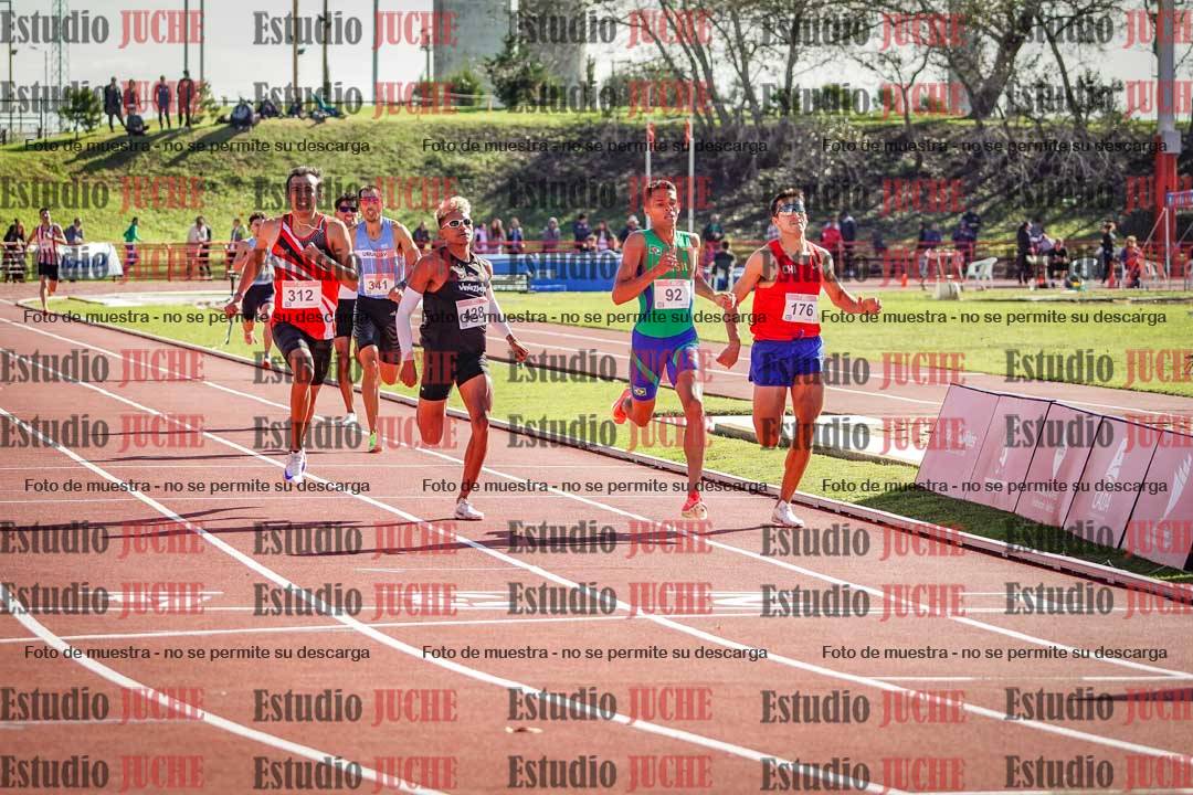 Fotos de los 800 m llanos de varones