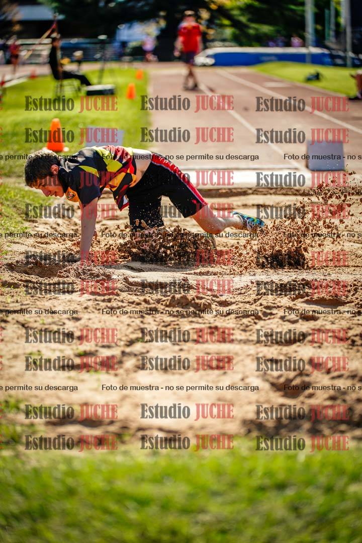 Fotos del salto en largo de varones