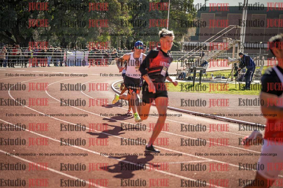 Fotos de los 800 m llanos de varones