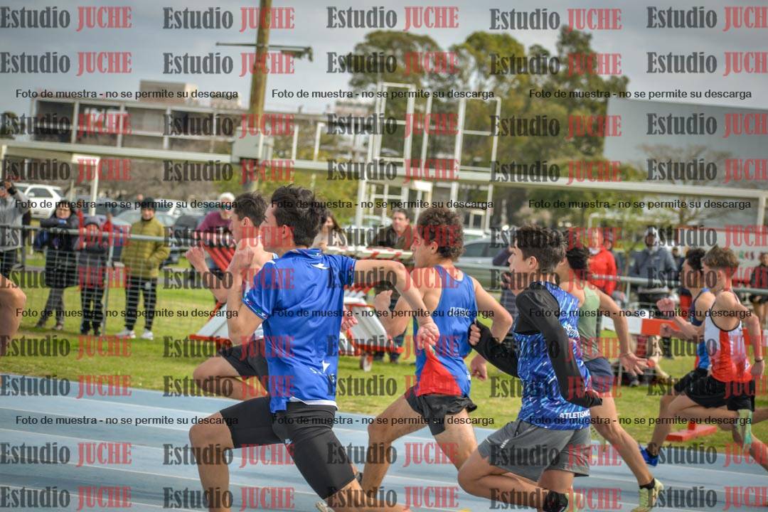 Fotos de los 80 m llanos de varones