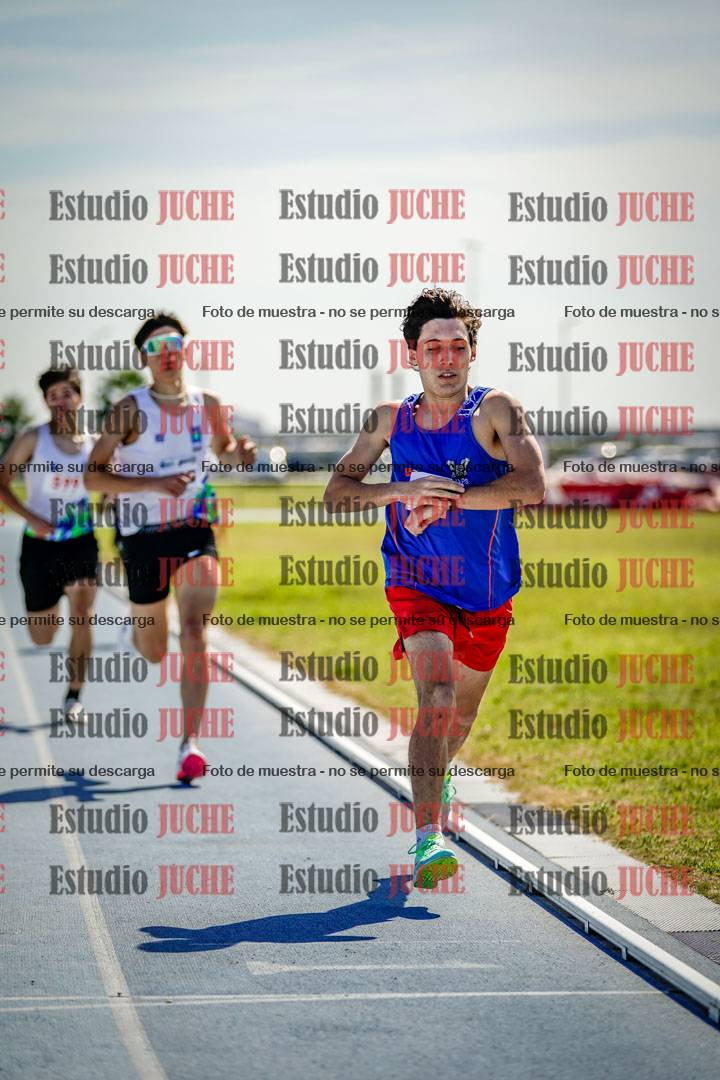 Fotos de los 800 m llanos de varones