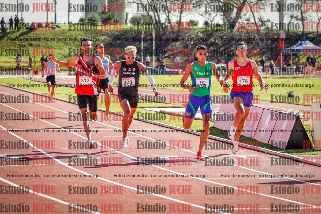 Fotos de los 800 m llanos de varones