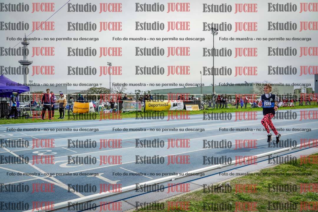 Fotos de los 800 m llanos de mujeres - U14