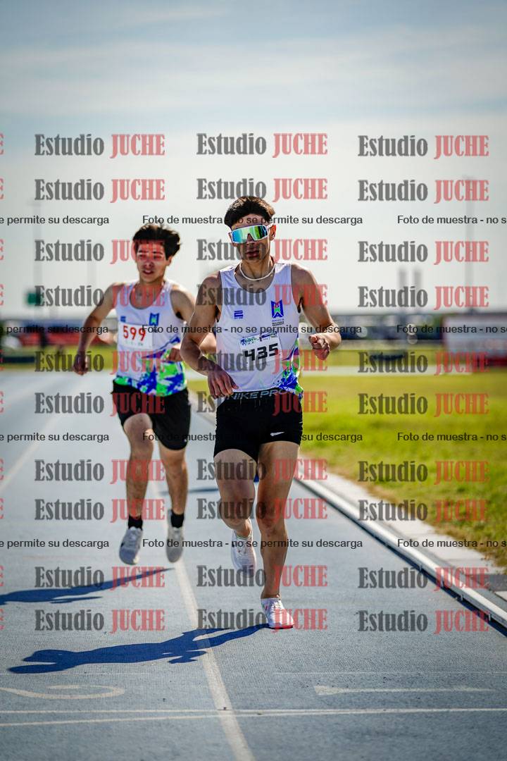 Fotos de los 800 m llanos de varones