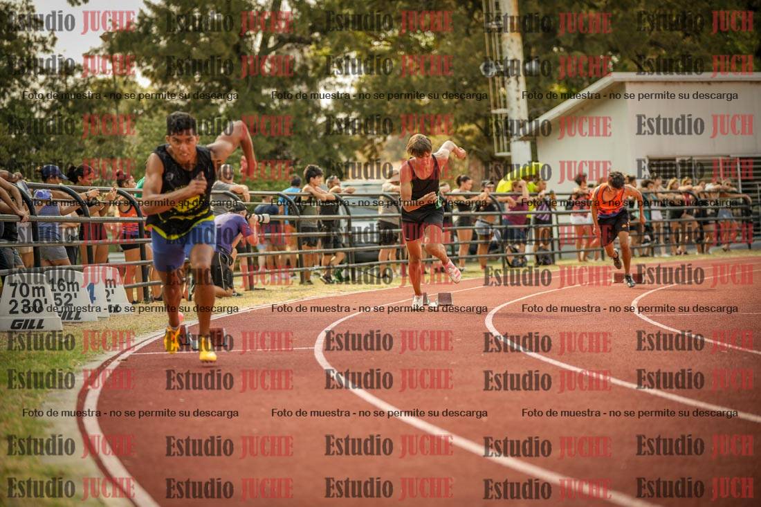 Fotos de los 400 m llanos de varones
