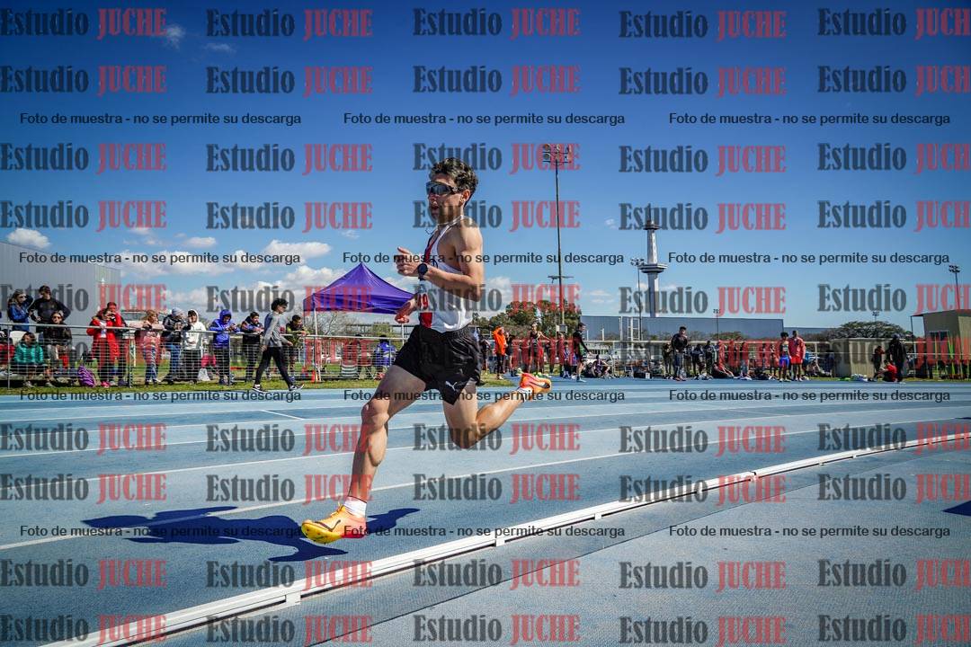 Fotos de los 800 m llanos de varones