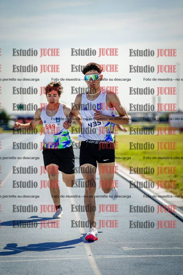 Fotos de los 800 m llanos de varones
