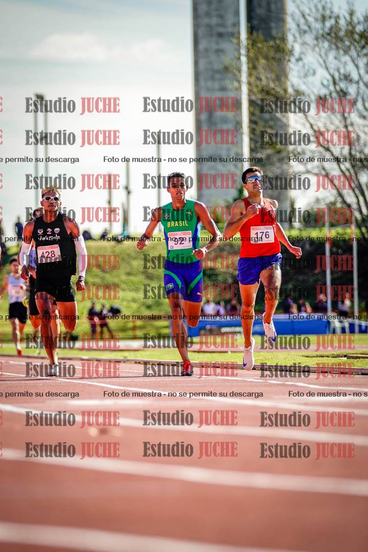 Fotos de los 800 m llanos de varones