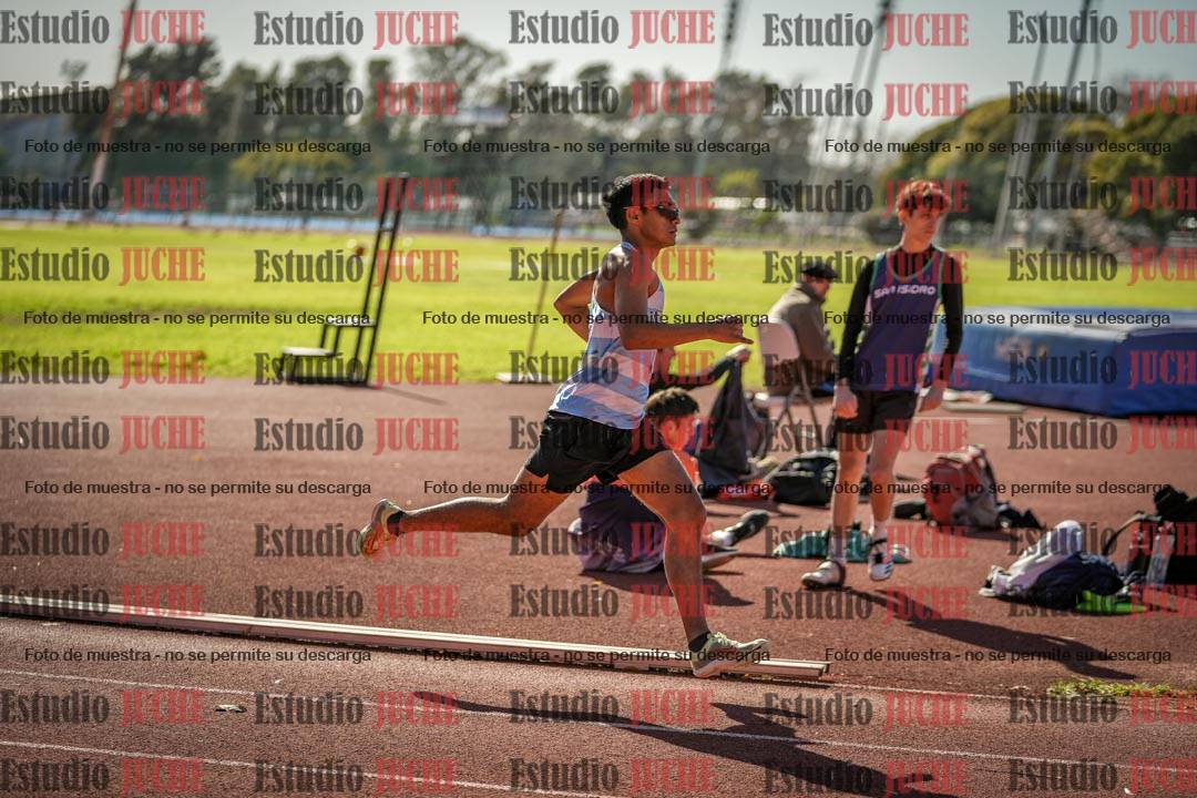 Fotos de los 800 m llanos de varones