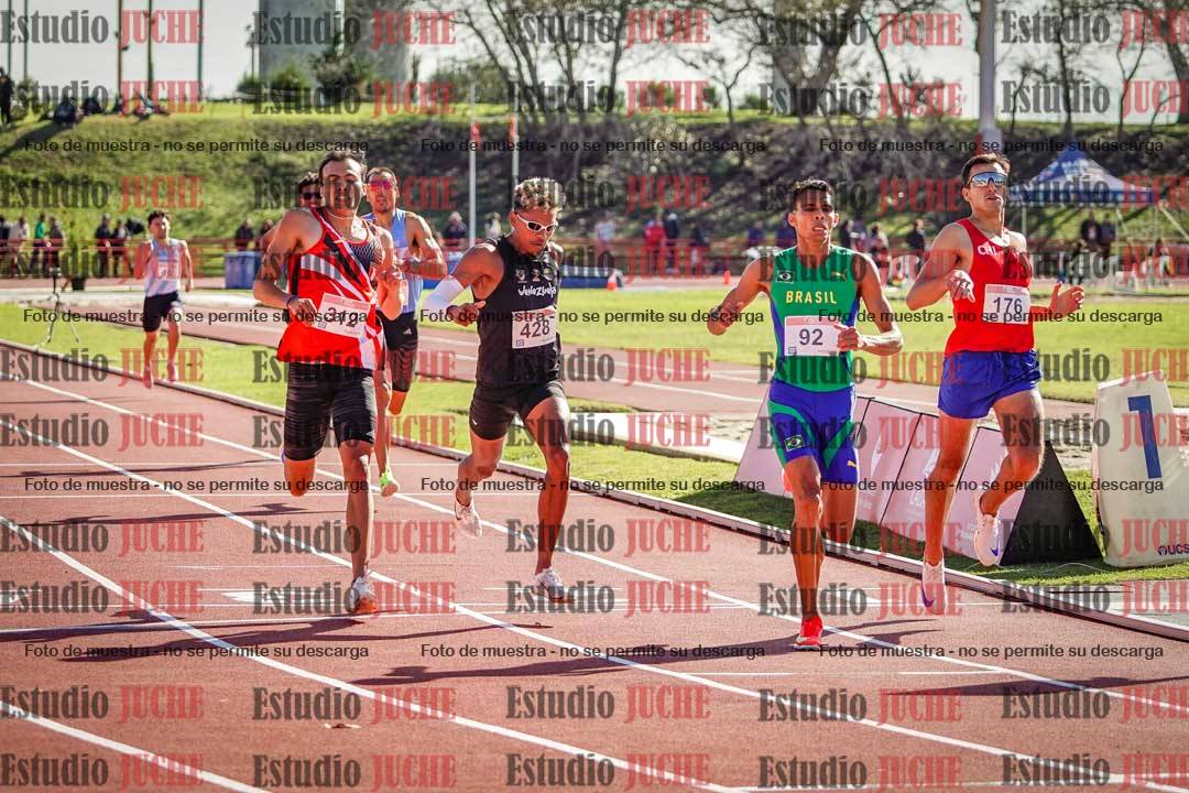 Fotos de los 800 m llanos de varones