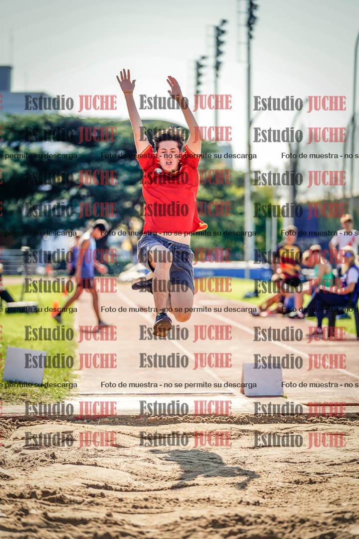Fotos del salto en largo de varones