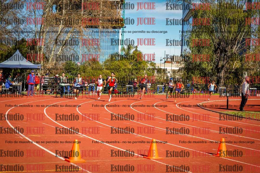 Fotos de los 800 m llanos de varones