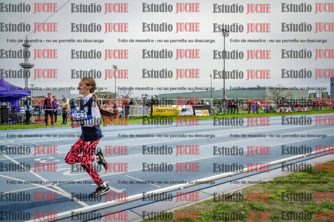 Fotos de los 800 m llanos de mujeres - U14