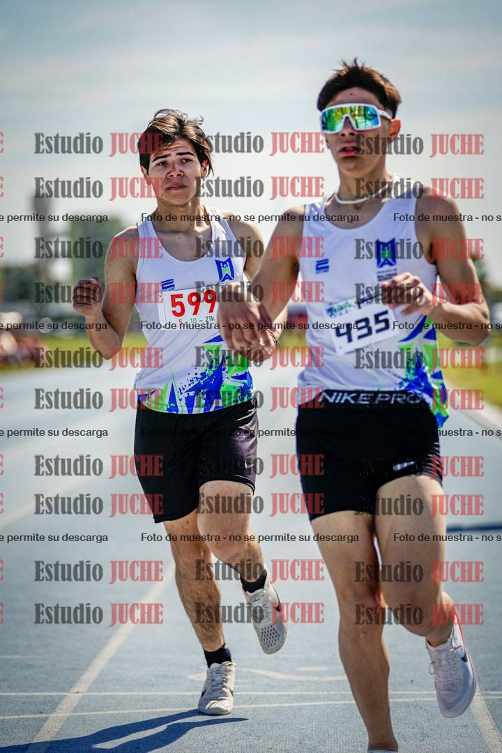 Fotos de los 800 m llanos de varones