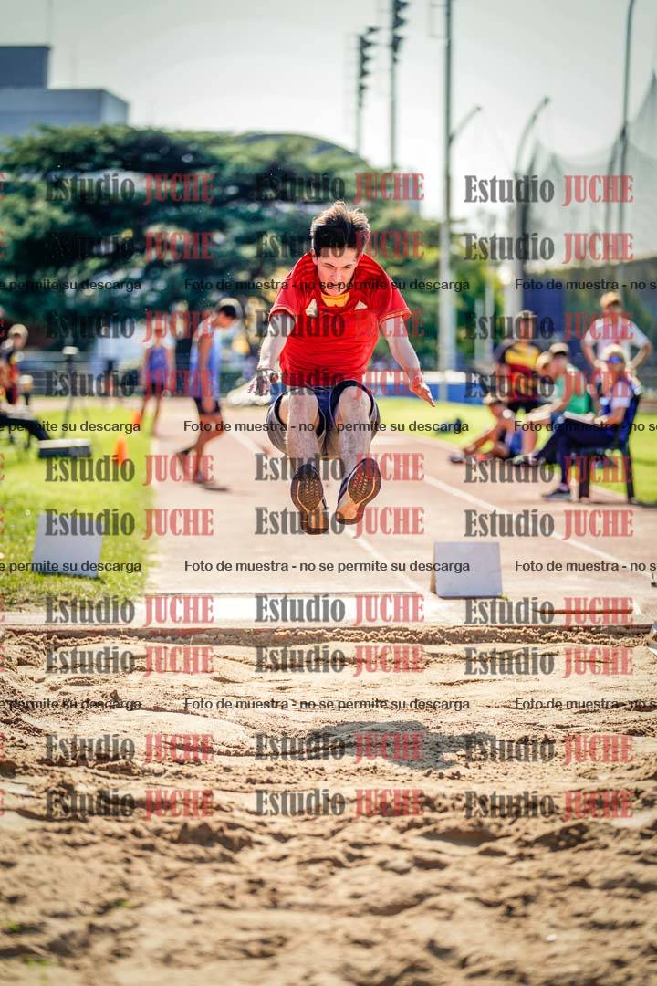 Fotos del salto en largo de varones