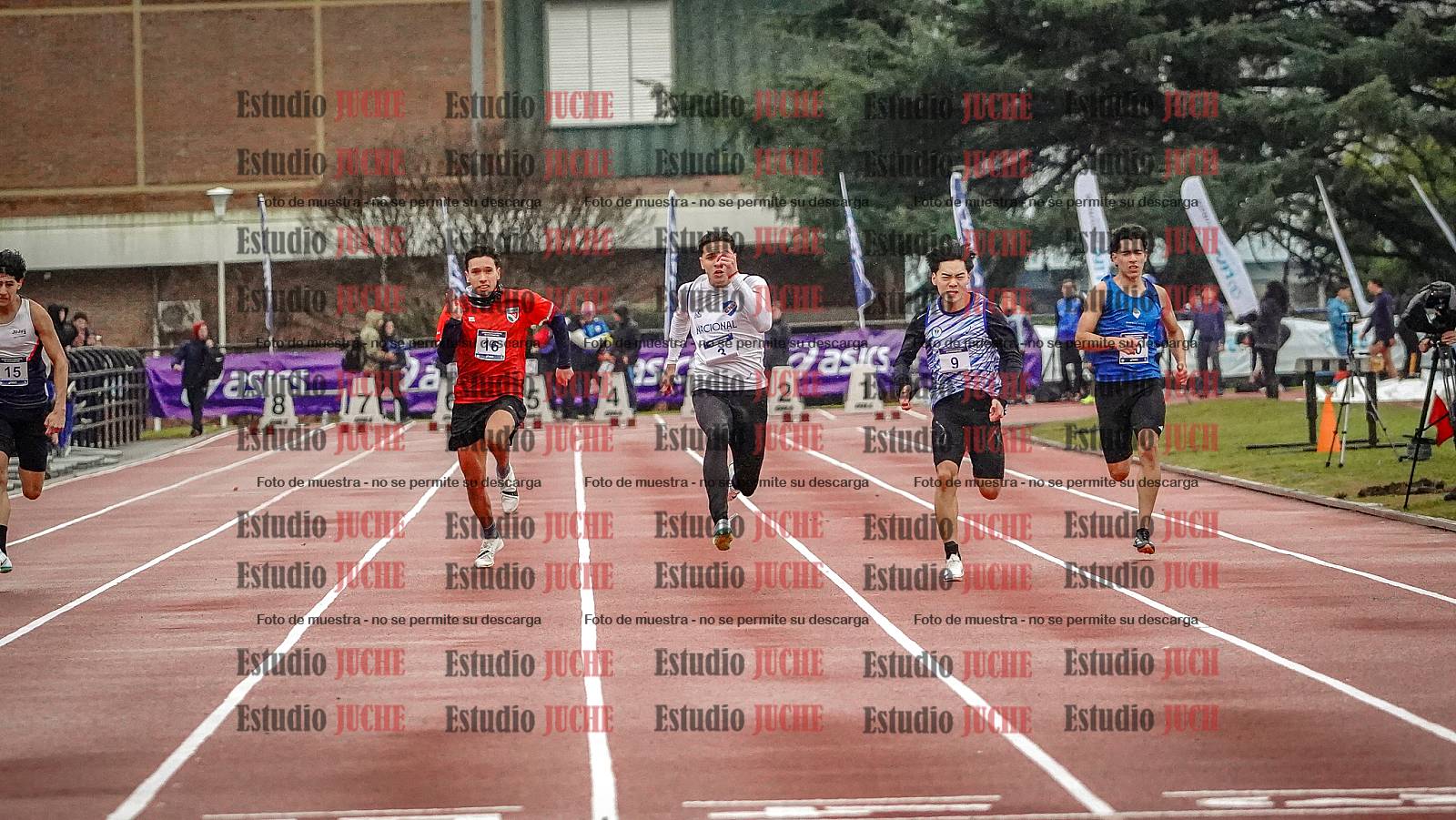 Fotos de los 100 m llanos de varones
