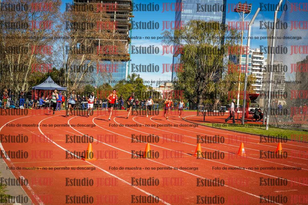 Fotos de los 800 m llanos de varones