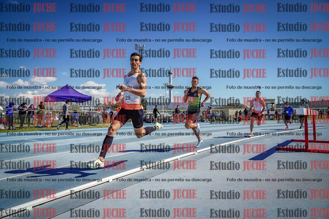 Fotos de los 800 m llanos de varones