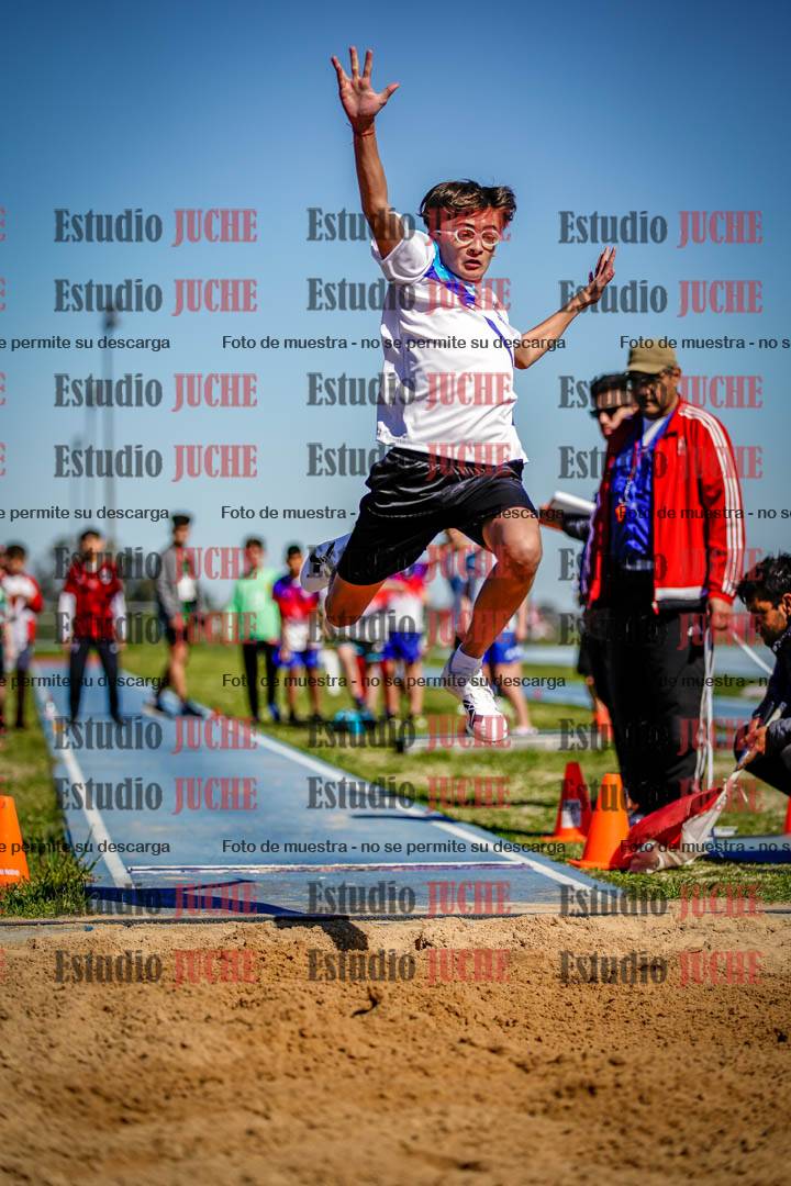 Fotos del salto en largo de varones - U15