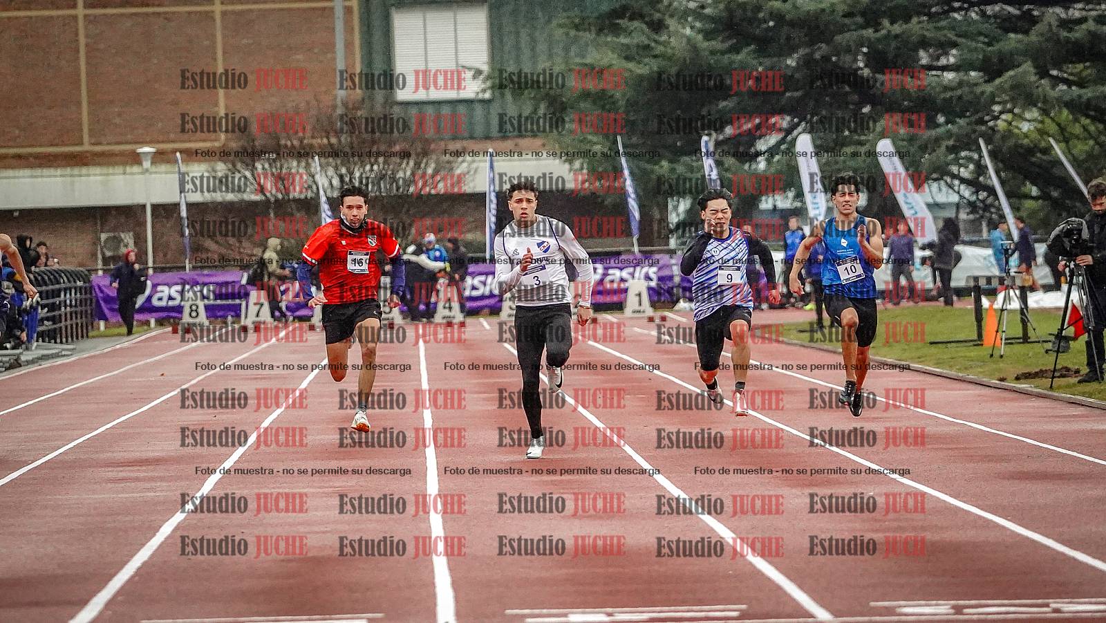 Fotos de los 100 m llanos de varones