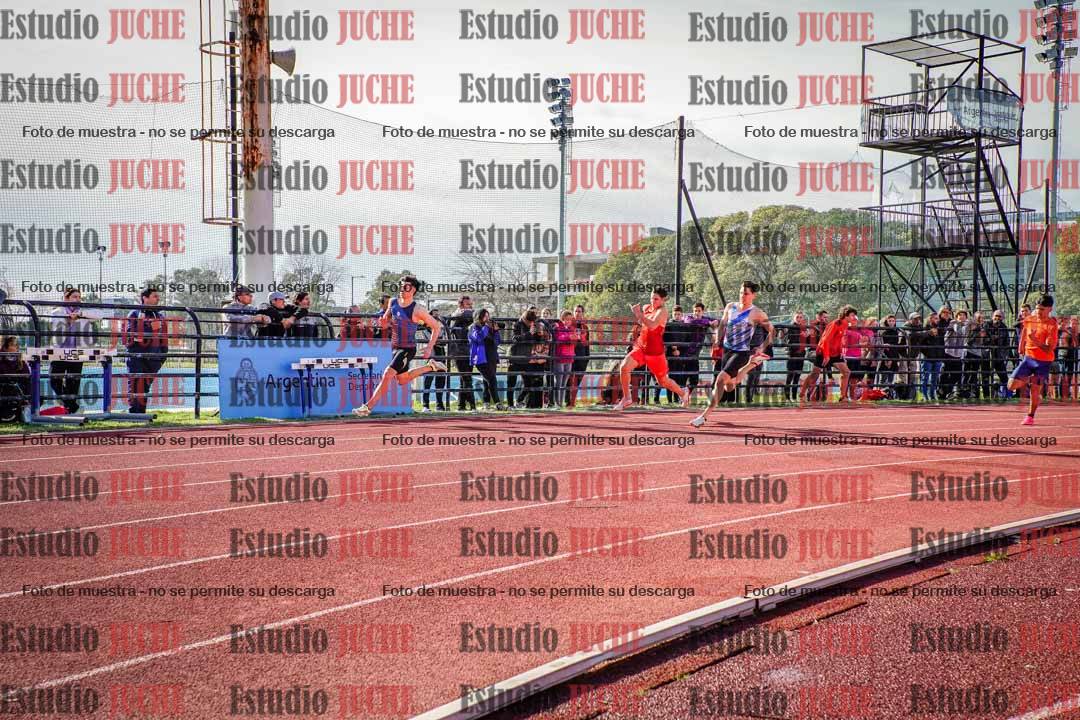 Fotos de los 200 m llanos de varones