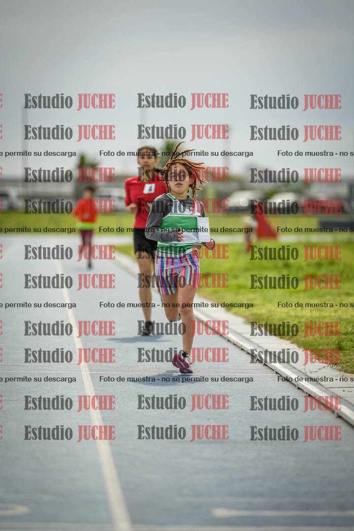 Fotos de los 800 m llanos de mujeres - U14