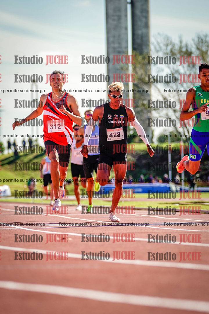 Fotos de los 800 m llanos de varones