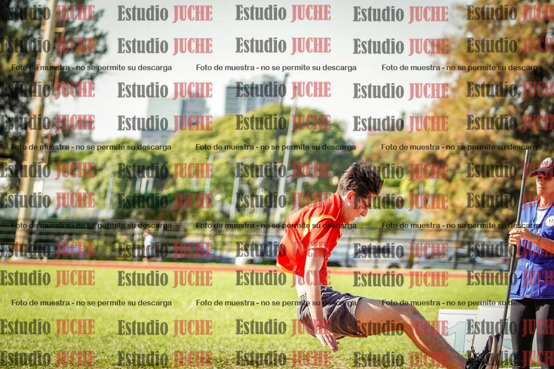 Fotos del salto en largo de varones