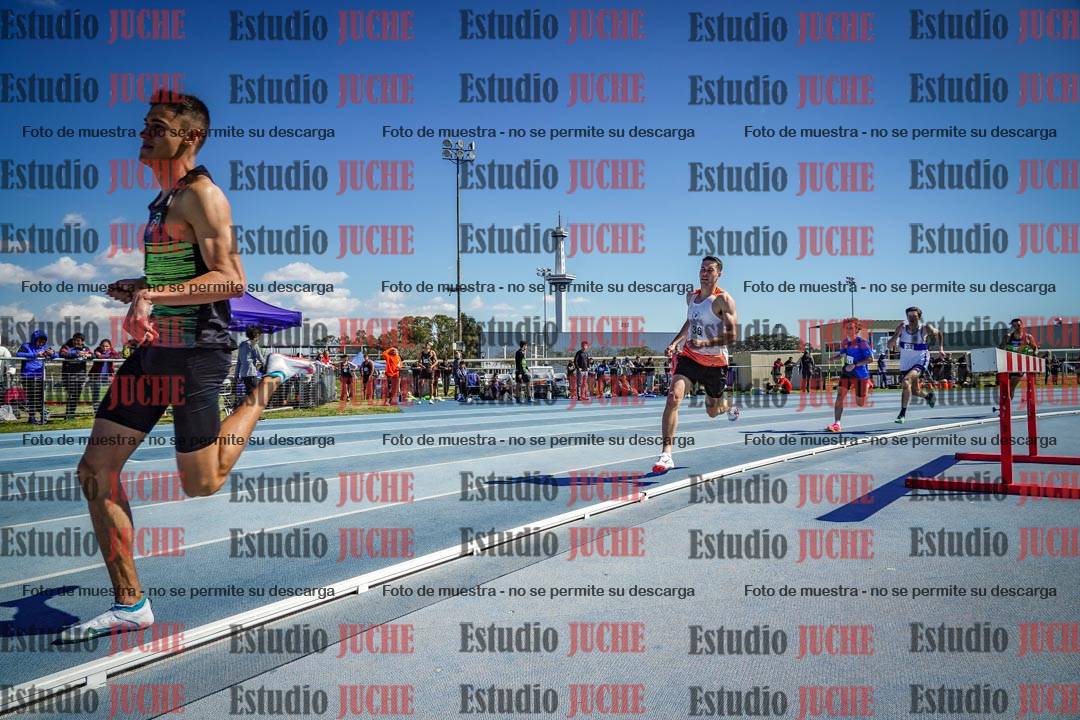 Fotos de los 800 m llanos de varones