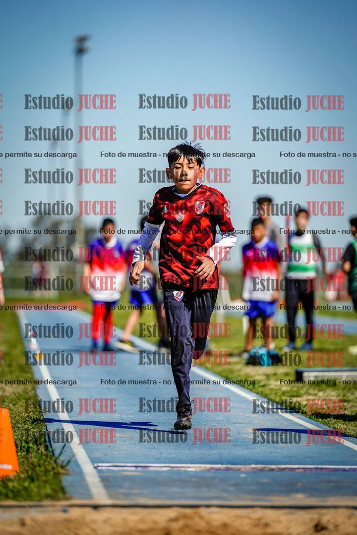 Fotos del salto en largo de varones - U15
