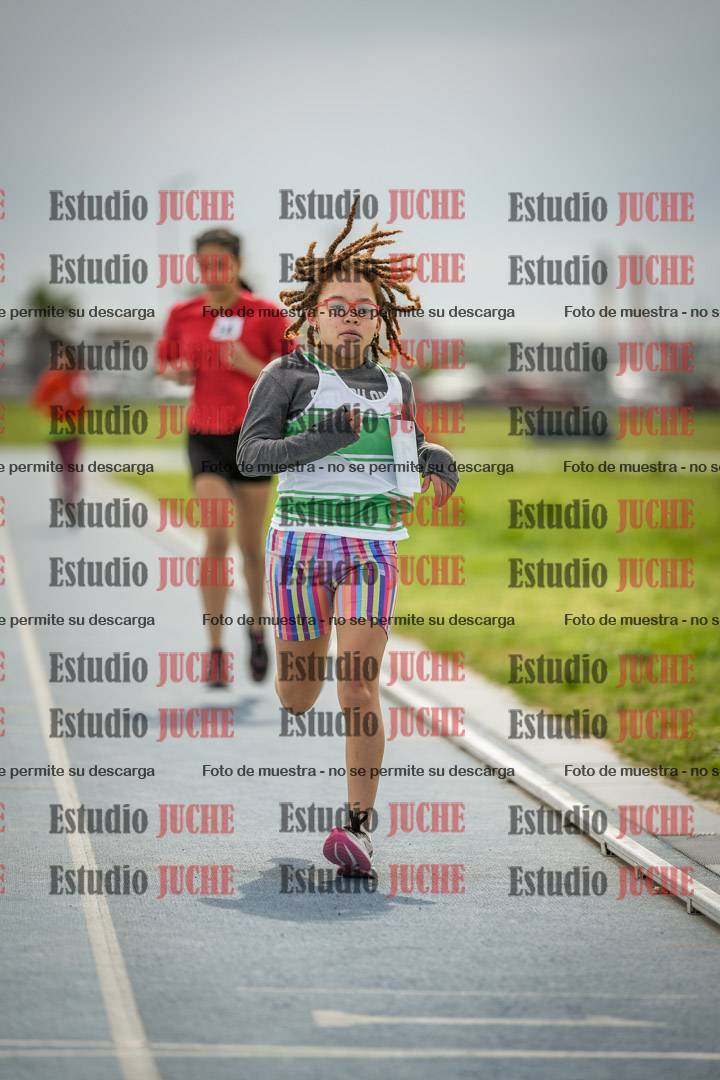 Fotos de los 800 m llanos de mujeres - U14