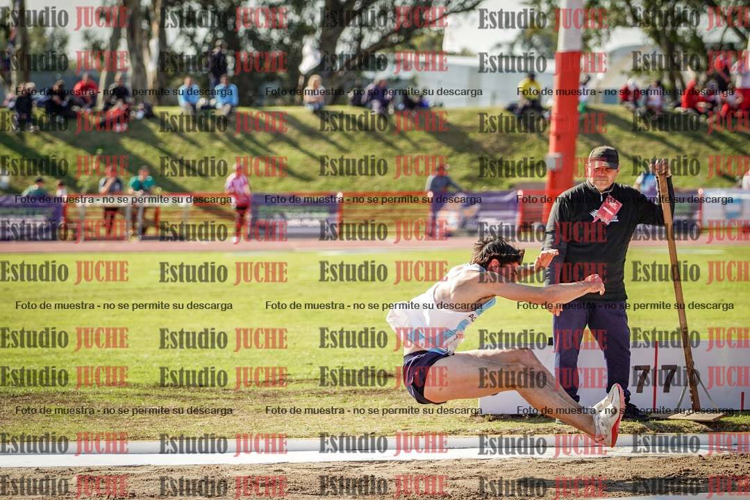 Fotos del salto en largo de varones - deca 2