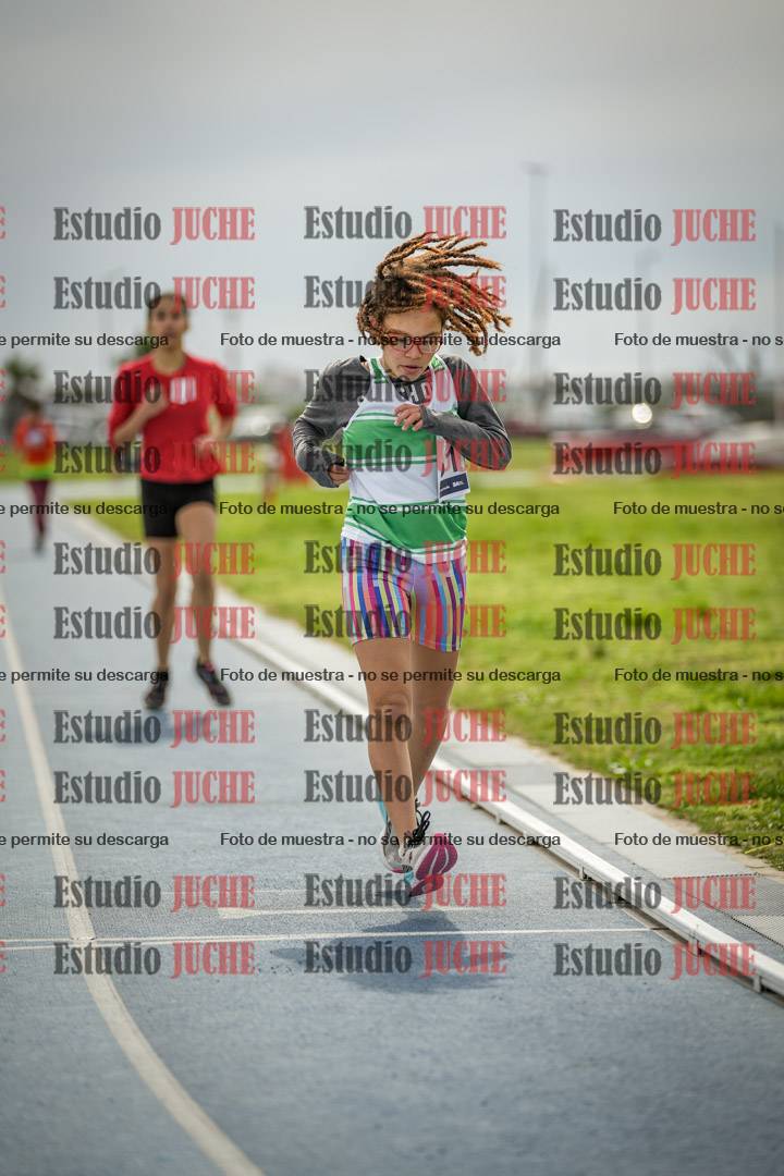 Fotos de los 800 m llanos de mujeres - U14