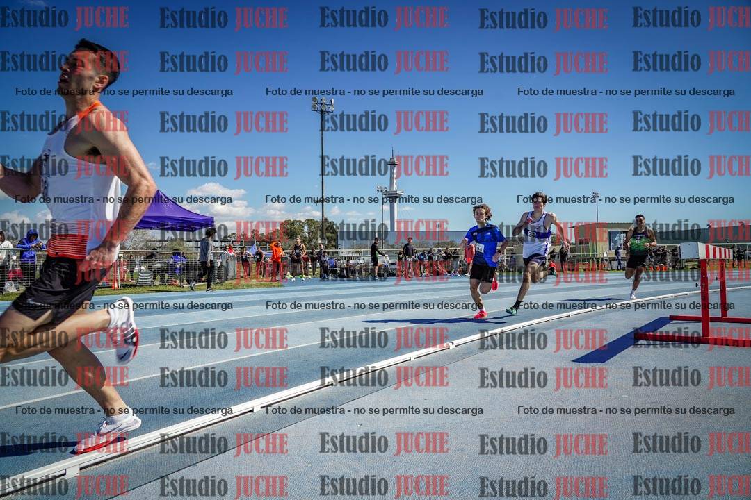 Fotos de los 800 m llanos de varones