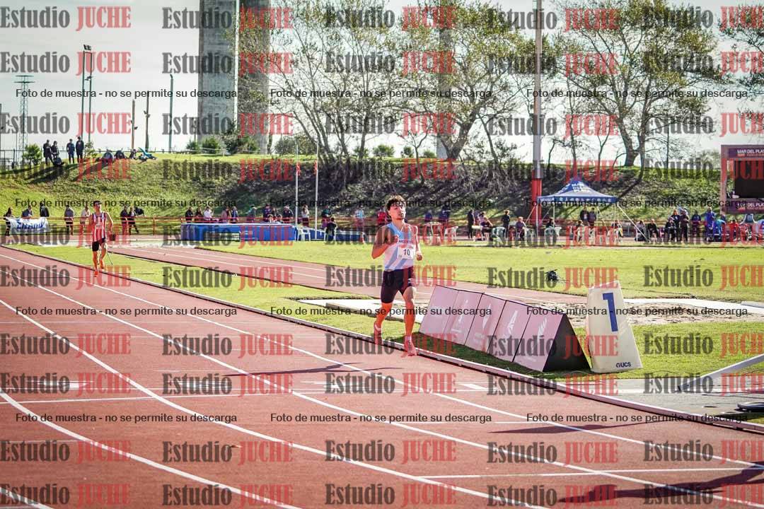 Fotos de los 800 m llanos de varones