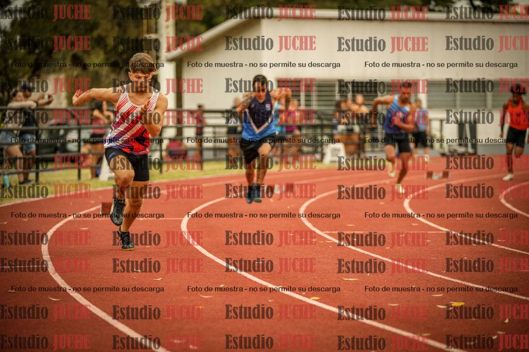 Fotos de los 400 m con vallas de varones
