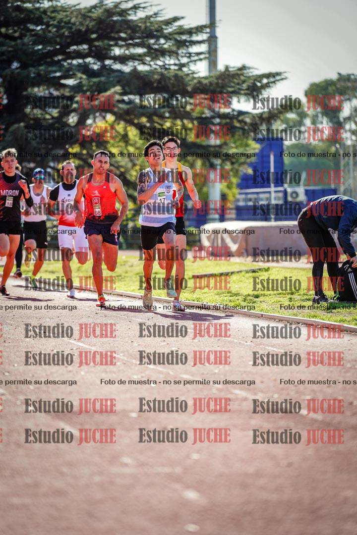 Fotos de los 800 m llanos de varones