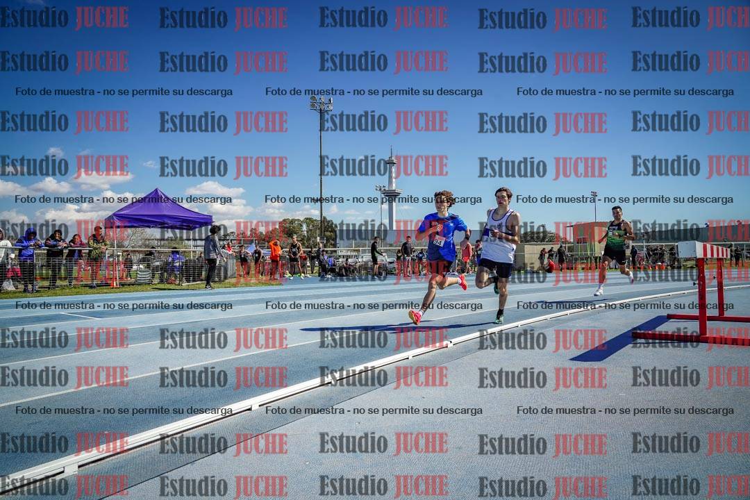 Fotos de los 800 m llanos de varones