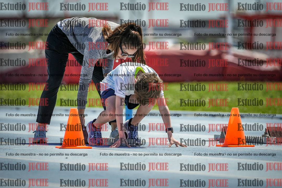 Fotos de los 60 m con vallas de varones