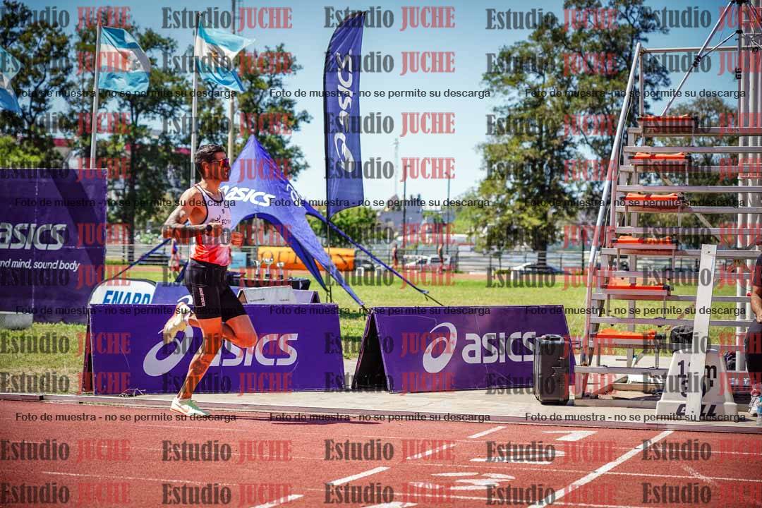 Fotos de los 800 m llanos de varones