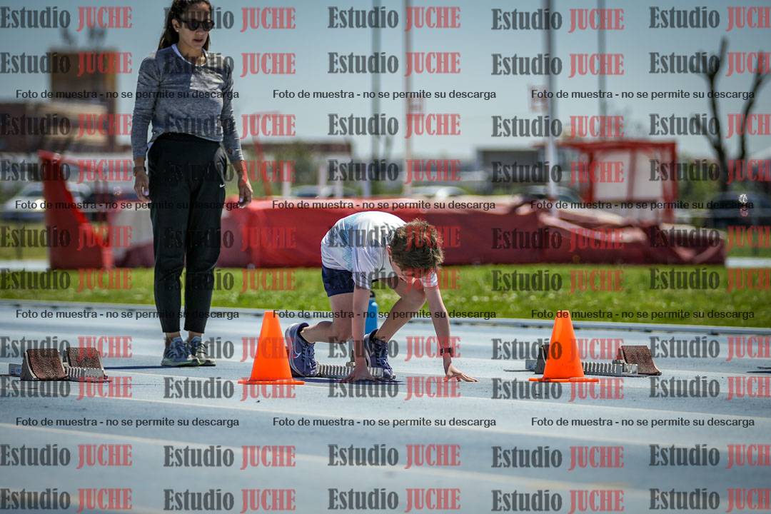 Fotos de los 60 m con vallas de varones