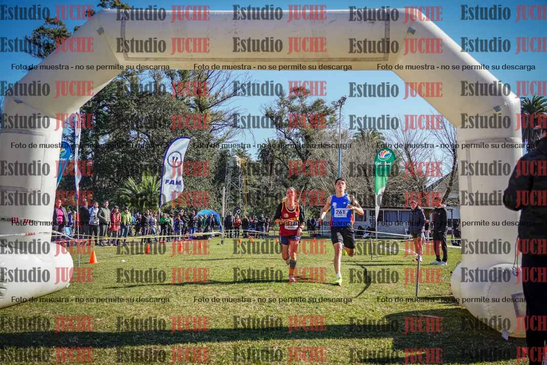 Fotos de la llegada del cross de 6000 m
