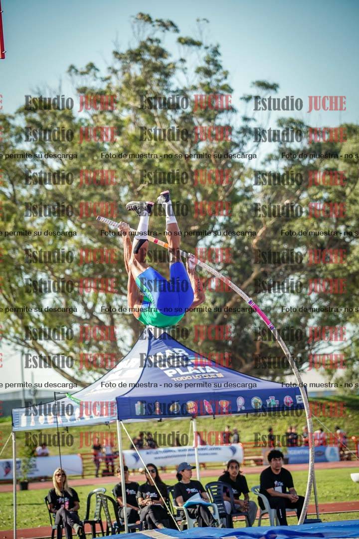 Fotos del salto con garrocha de varones - FINAL