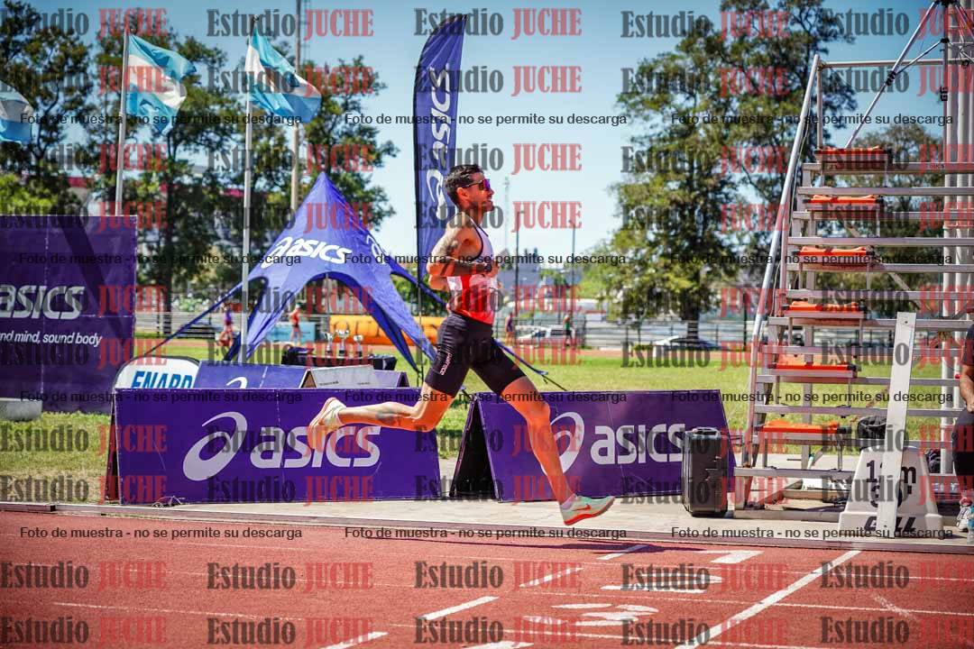 Fotos de los 800 m llanos de varones