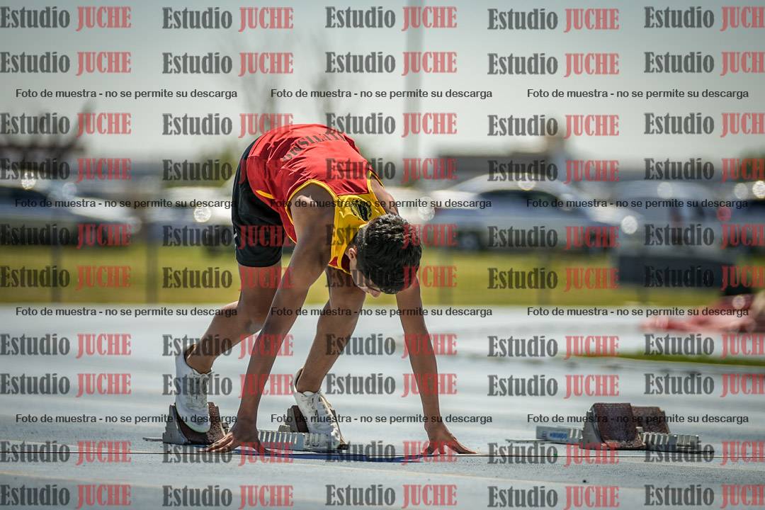 Fotos de los 80 m llanos de varones