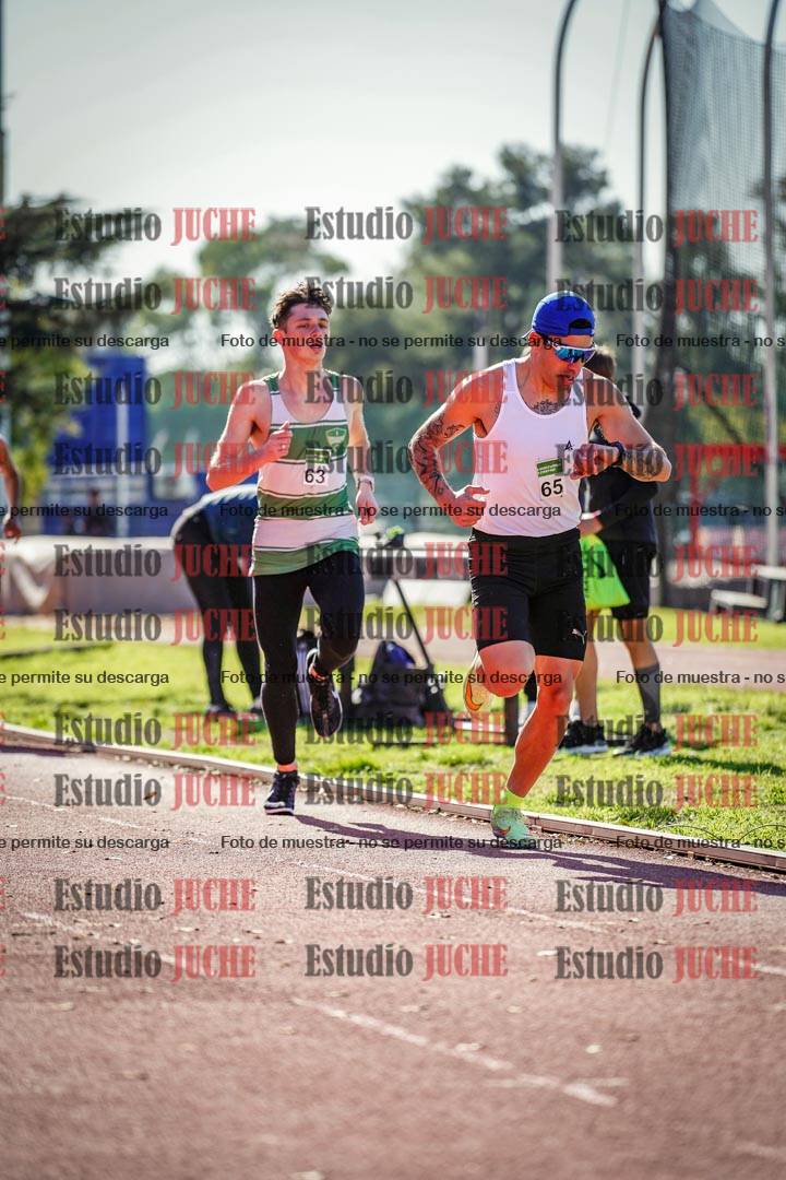 Fotos de los 800 m llanos de varones