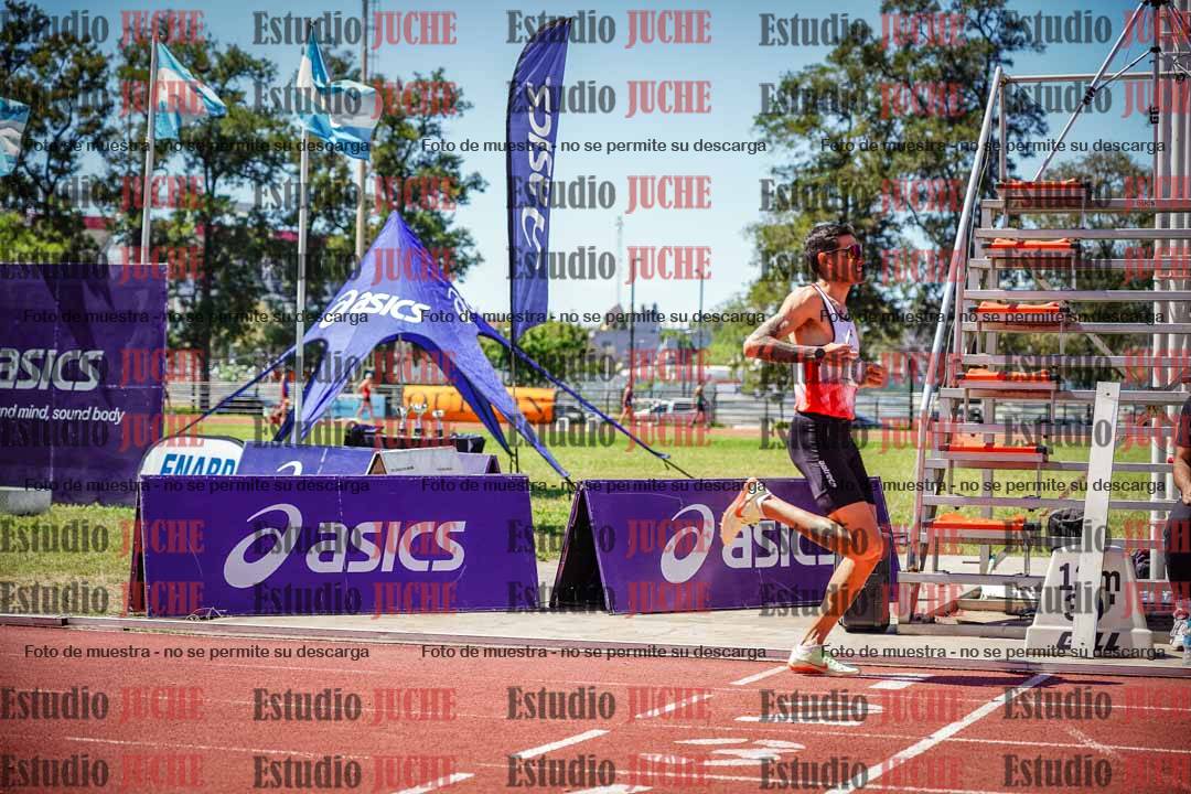 Fotos de los 800 m llanos de varones